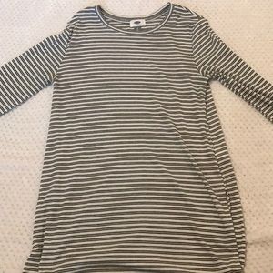 Long sleeve, stripped shirt!